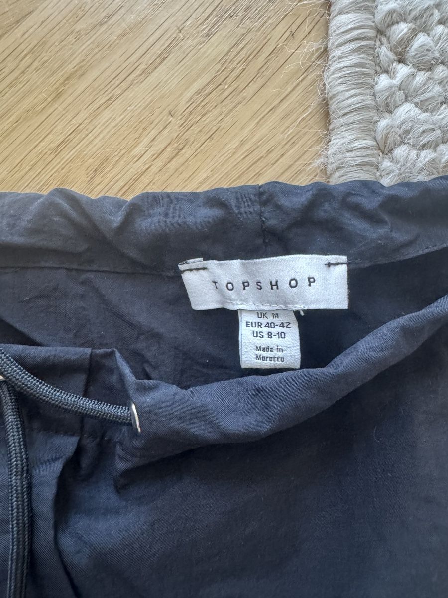 Topshop Pantaloni: TOPSHOP leichte Stoffshorts – Usato da Zürich venduto da kat_ww7d 1