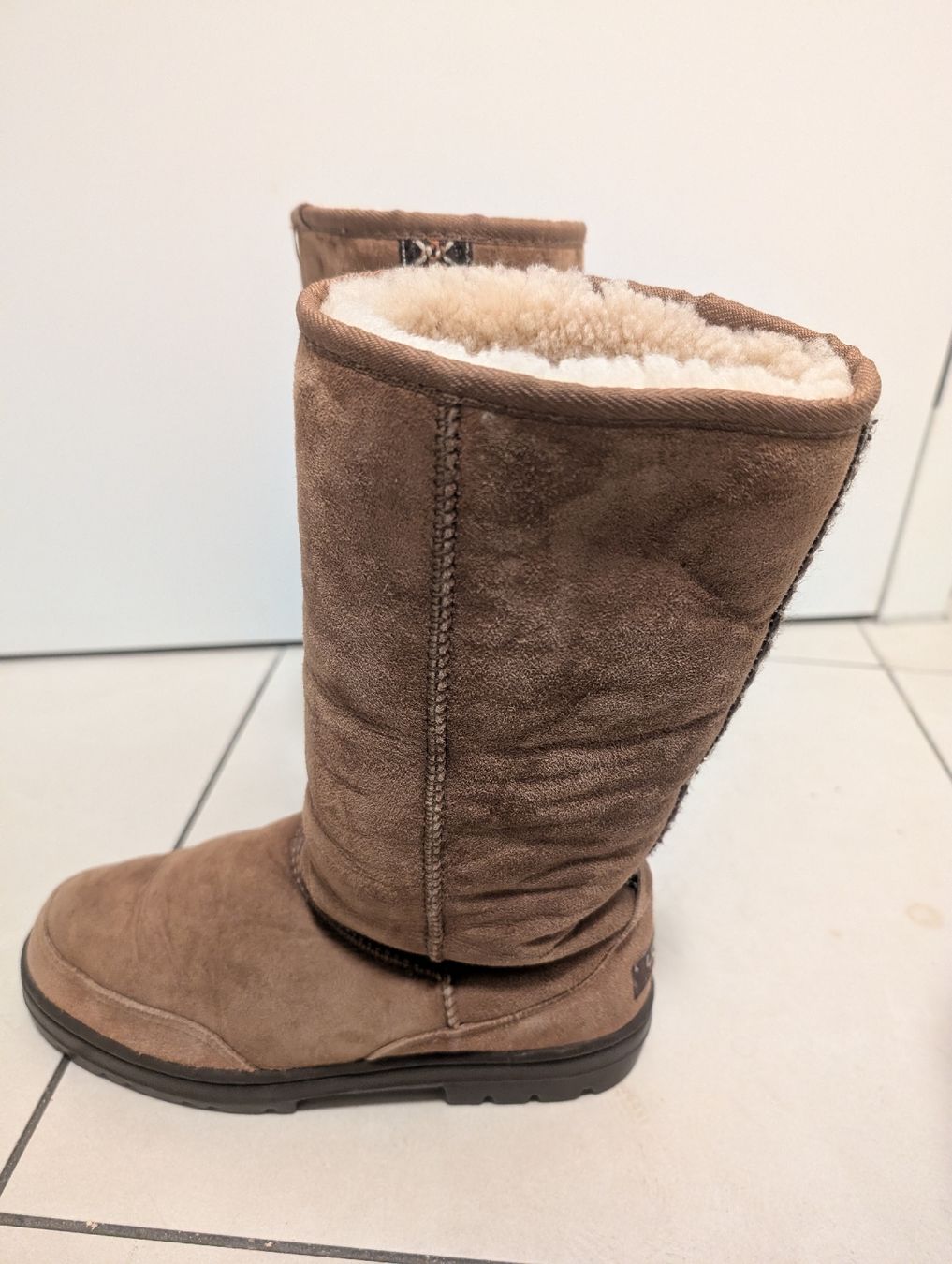 Ugg Scarpe da donna: UGG Boots Braun Winterstiefel, Gr. 40 – Nuovo (secondo la descrizione) da Zürich venduto da mco_nd92 4