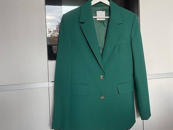 Mango Completi & Tailleur: Mango Blazer grün Gr. M - neuwertig – Nuovo (secondo la descrizione) da Meilen venduto da SabrinaK1992