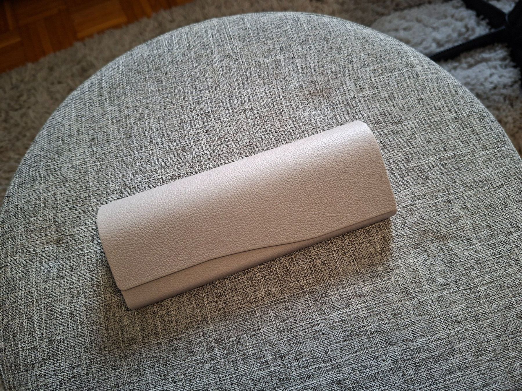 Altro in  Abbigliamento & Accessori: Glasses case/Brillenetui/New/Beige!! – Nuovo (secondo la descrizione) da Goldach venduto da mamakotzi 5