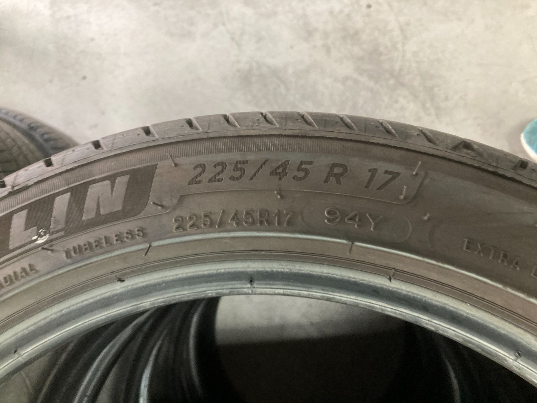 Michelin Pneus & Kompletträder: 225/45R17 Sommerpneu Michelin – Gebraucht aus Cham von WB2223 4