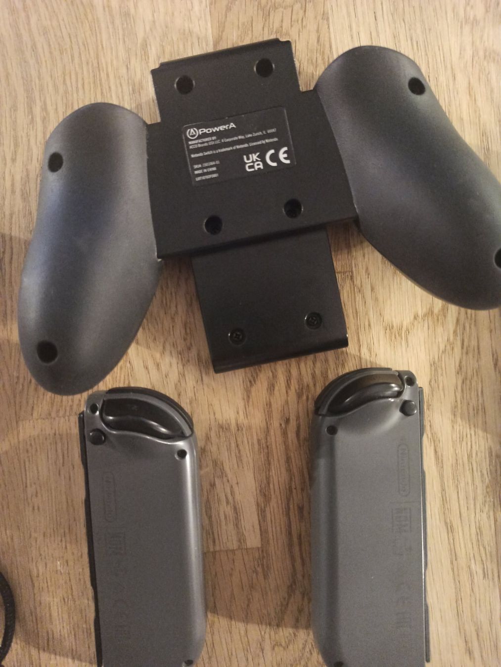 Nintendo Controller: Original Nintendo Switch Joy-Con Set (Grau) mit PowerA Grip – Gebraucht aus Oberweningen von mar_87mx 2