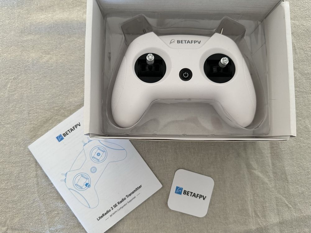 Télécommande BETAFPV LiteRadio 2 SE Pour Drone FPV - Mode 2, USB-C, Simulateur Compatible | Radio Frsky D16