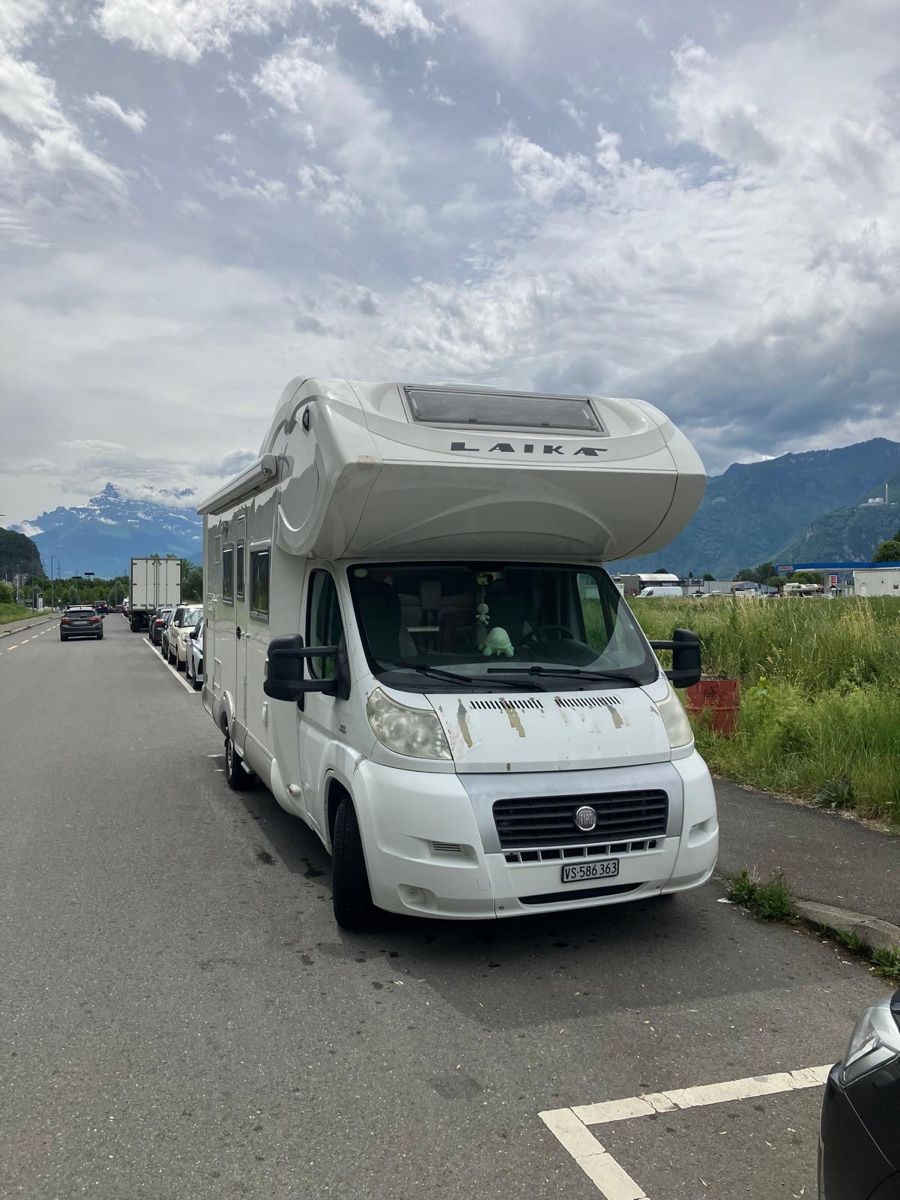 Laika Veicoli da campeggio: Camping-car Laika X700 de 2011 – Usato da Cuarnens venduto da Sandrine0110