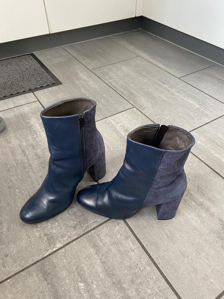 Damenschuhe: Stiefeletten Gr.41 – Gebraucht aus Thalwil von Briscolina