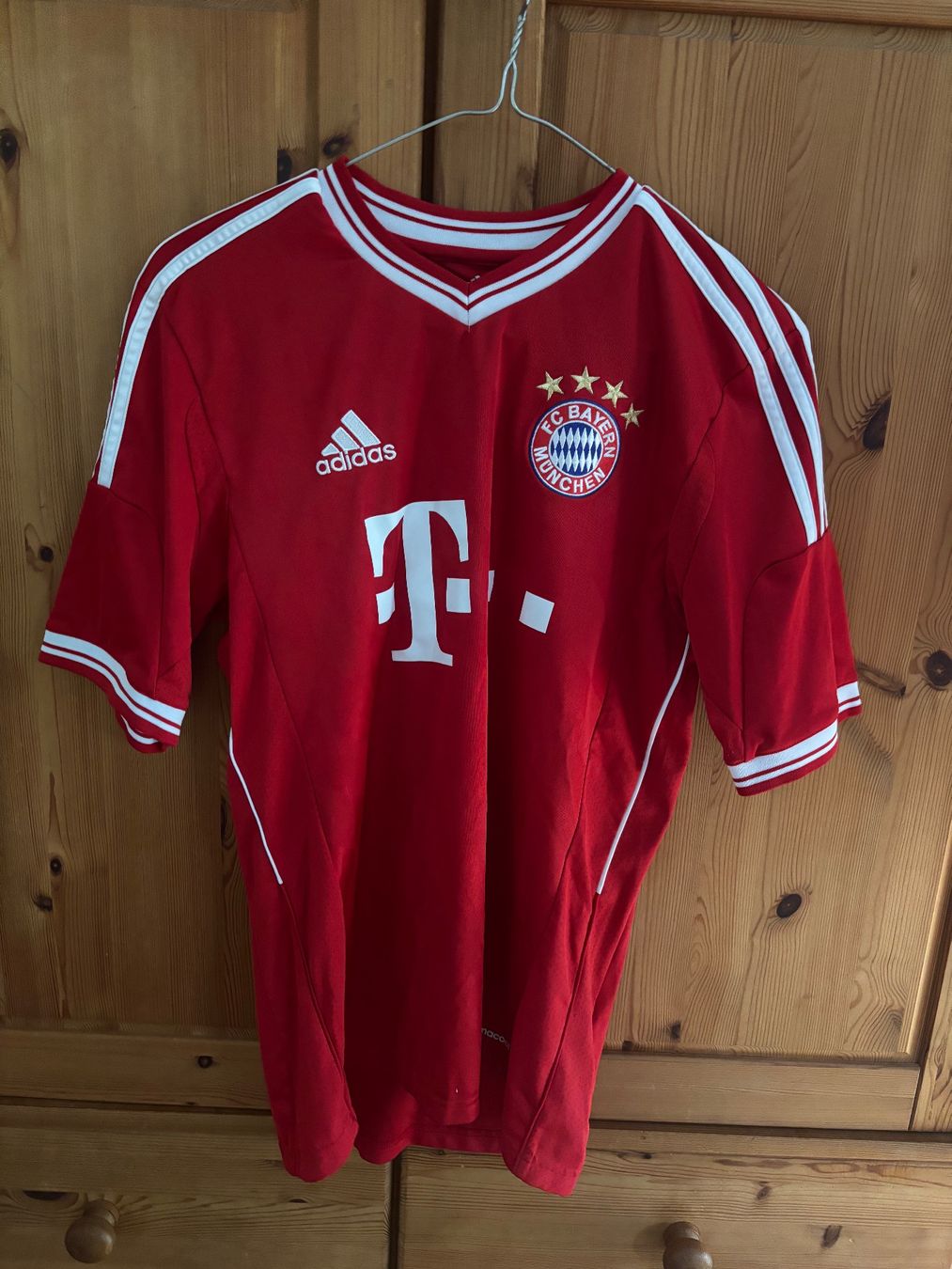 Bayern München Canottiere & Pantaloni: Bayern München Trikot – Usato da Jona venduto da iri_b