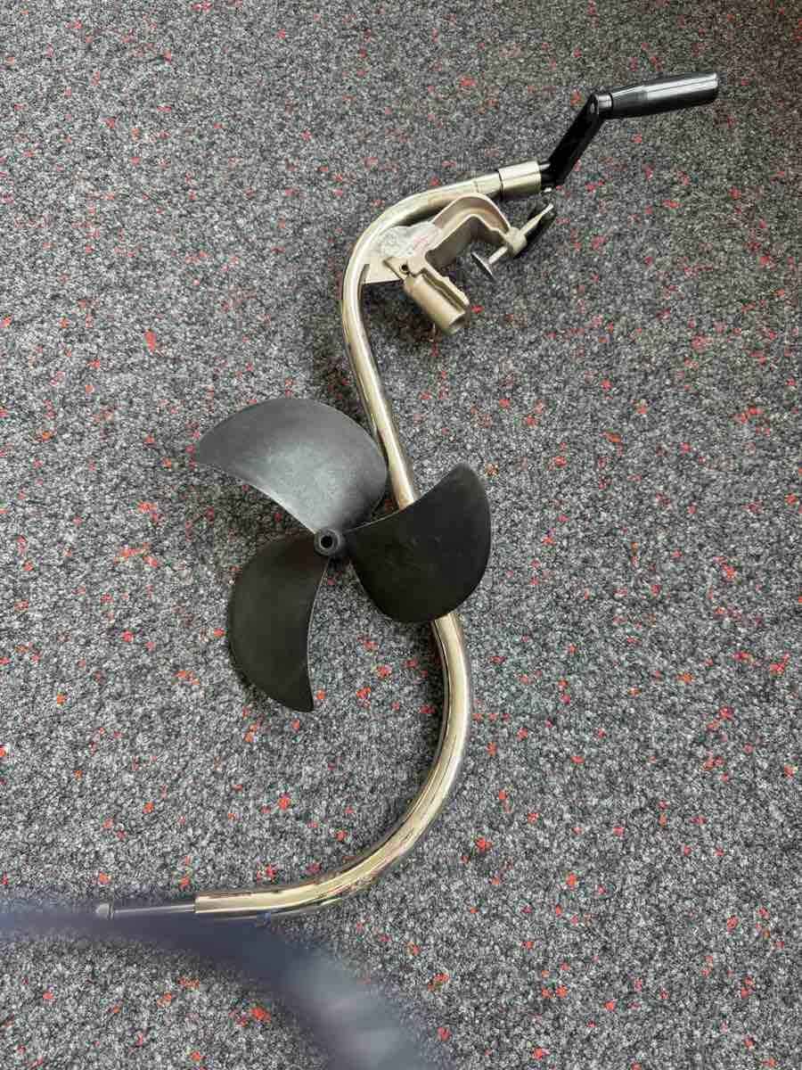 Motoren: Aussenborder Propeller mit Halterung gebraucht – Gebraucht aus Heimiswil von Mad2mad