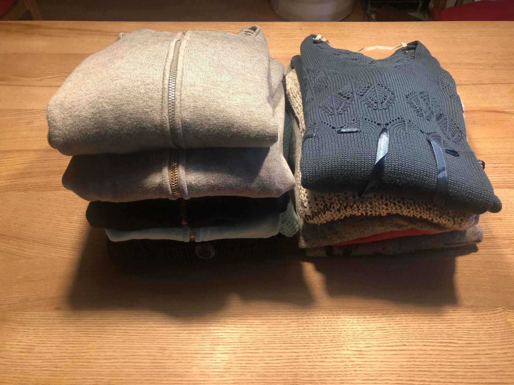 Lotti di vestiti: 5  schicke Jäckli + 5 Langarmpullover Gr. 36 – Usato da Röschenz venduto da Tashroal 9