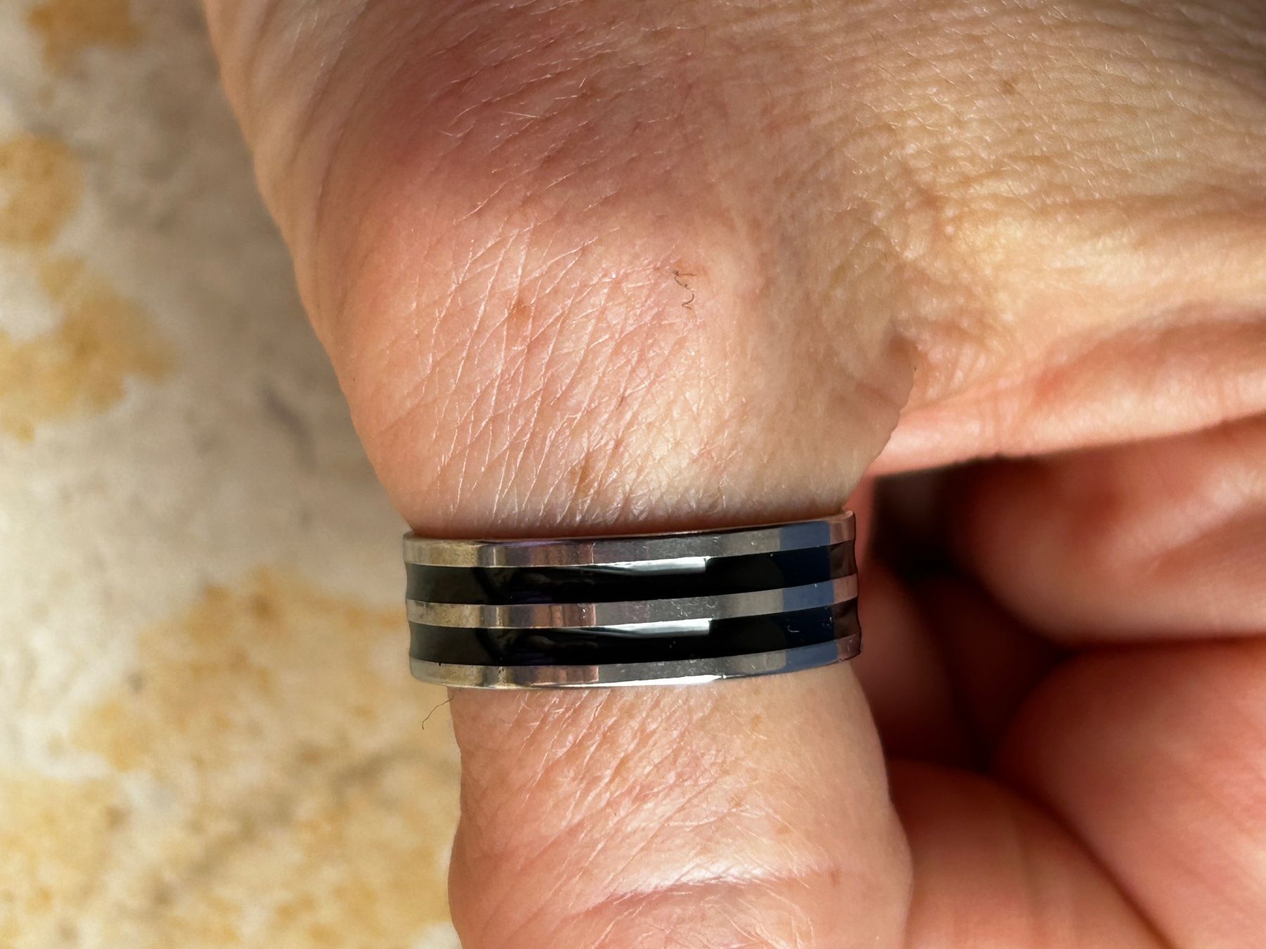 Anelli: Herrnring Stahl 2 black lines (63) – Usato da Laufen venduto da Bellebellezza 6