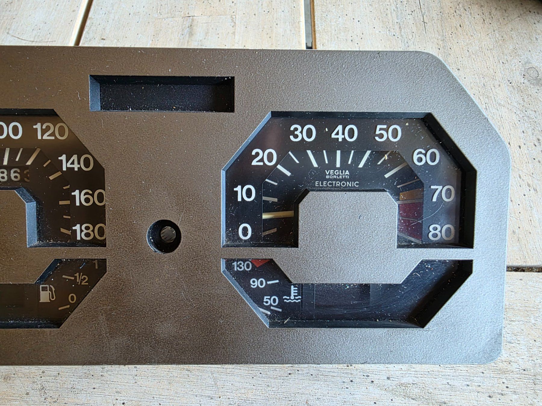 Fiat Tutti pezzi di ricambio auto: Auto Ersatzteil Tachometer Youngtimer evtl. Fiat 127 – Usato da Walterswil BE venduto da Lonitti 3