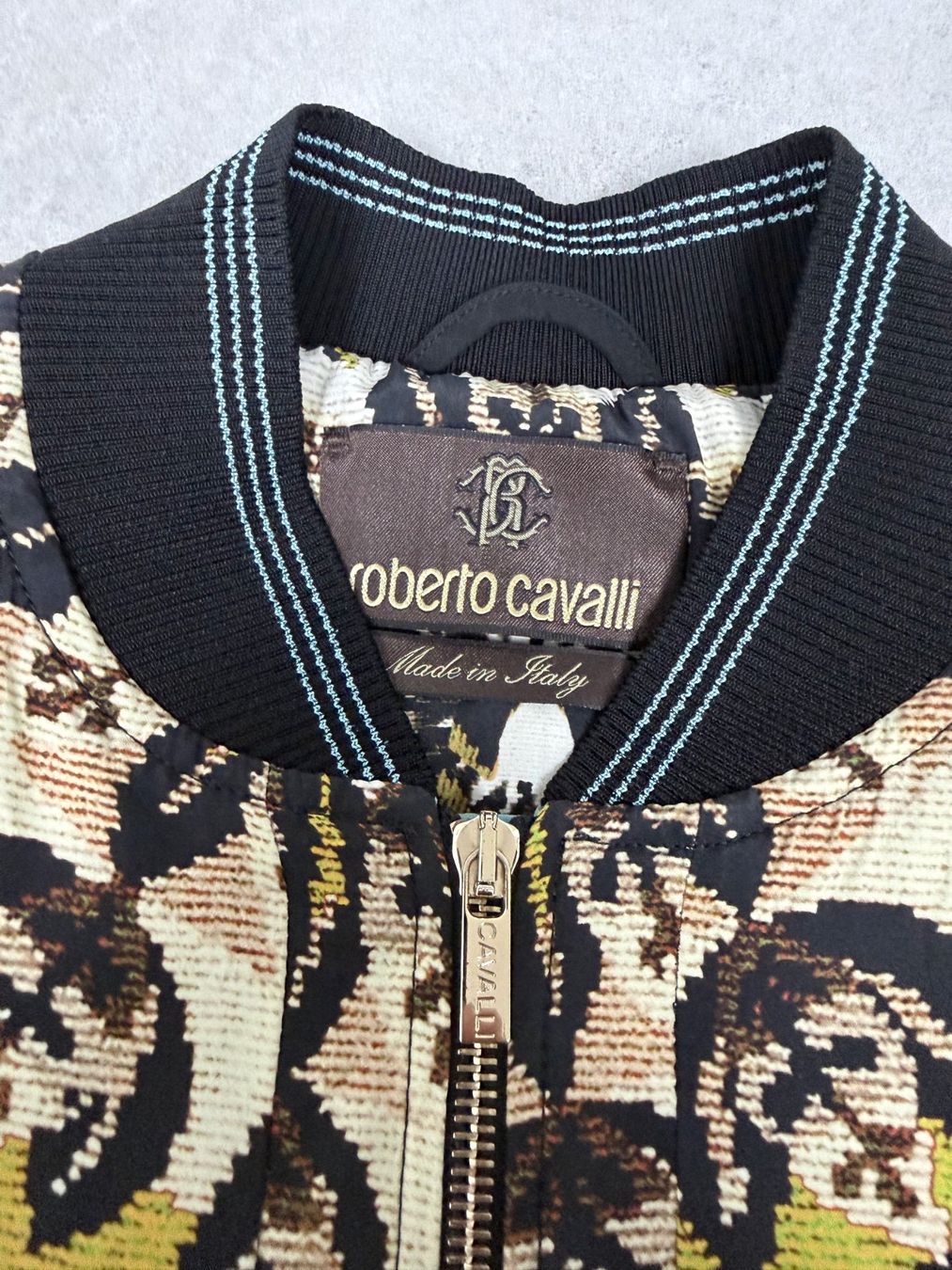Roberto Cavalli Giacche: Roberto Cavalli Tropical Print Padded Silk Bomber – Usato da Biel/Bienne venduto da sami0788480082 3