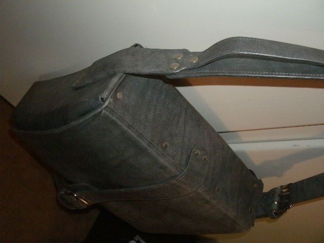 Taschen: Schultertasche Herren graues Leder – Gebraucht aus Zürich von Tivoli2 3