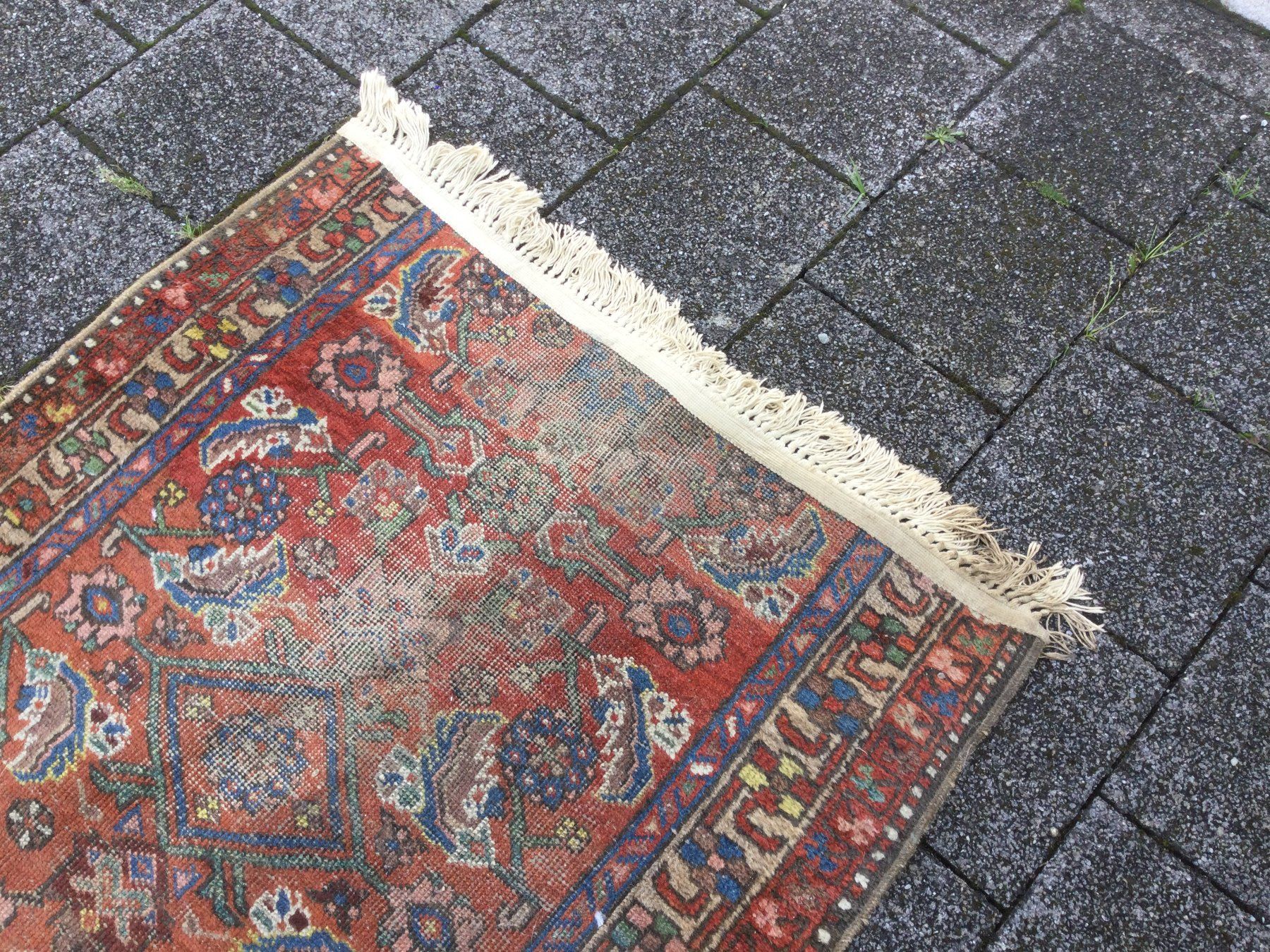 Tappeti: Antiker stark abgelaufener Teppich – Difettoso da Wangen SZ venduto da kuriosum12 4
