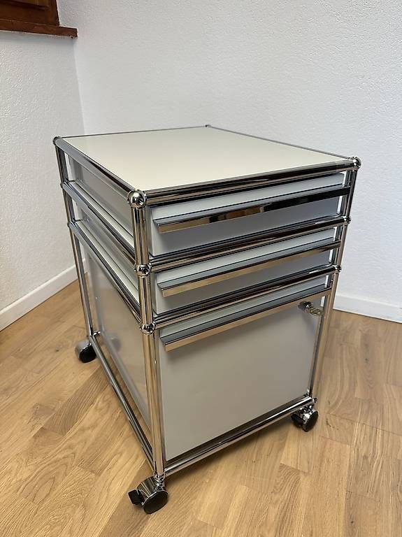 USM Banconi: Caisson USM Haller en Gris Clair // Ref. AY0428 – Usato da Ravoire venduto da ARKY_s 1