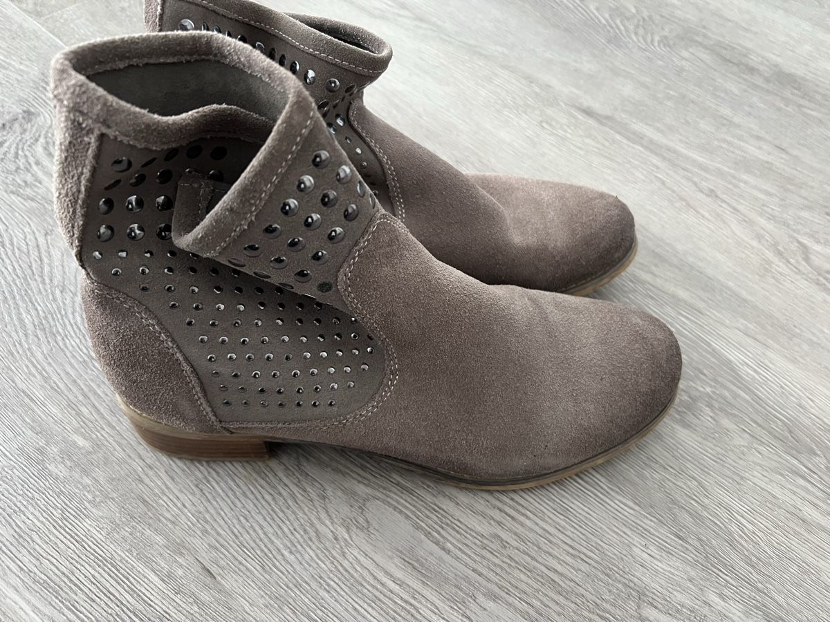 Scarpe da donna: Lot Chaussures - taille 38-39 – Usato da Ste-Croix venduto da Caramel31 4