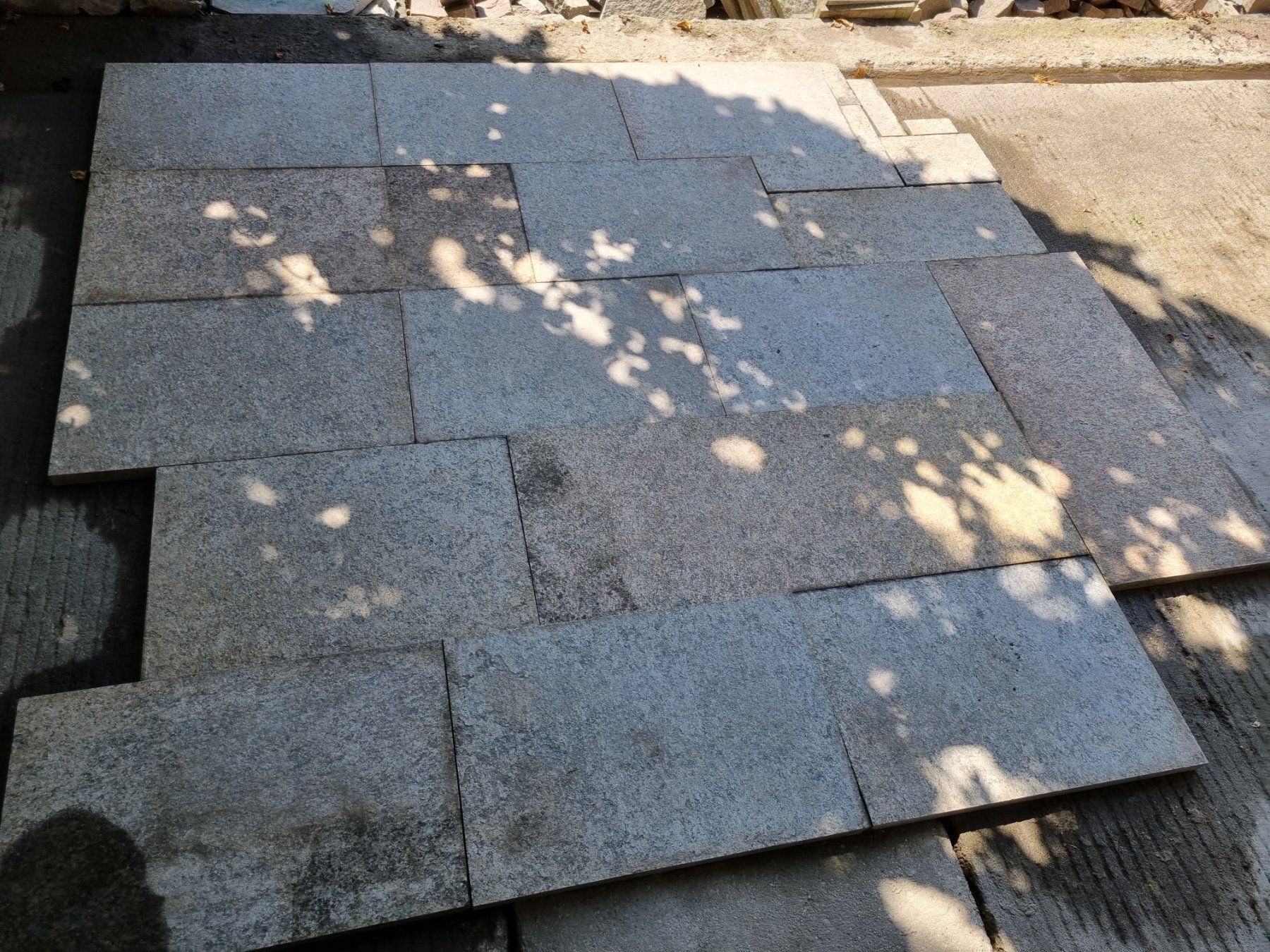 Rivestimenti per pavimenti: Gebrauchte Jura-Kalksteinplatten, ca. 3 m2 – Usato da Fürstenaubruck venduto da PizBeverin2018 5