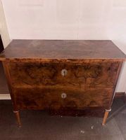 Commode 2 tiroirs en placage de loupe