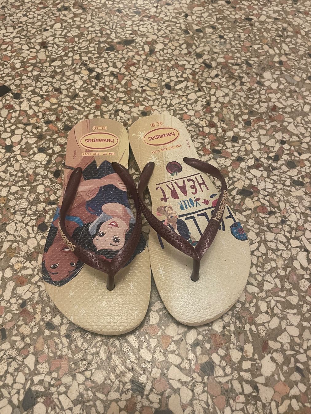 Havaianas Scarpe per ragazze: Havaianas Flip Flops Gr. 33 34 Schneewittchen Pocahontas – Usato da Luzern venduto da caracena