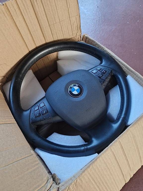 Tutti pezzi di ricambio auto: BMW X5 E70 Lenkrad Original – Usato da Wohlen AG venduto da ConvexExile05 1
