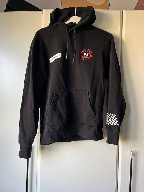 Pullover & Sweatshirts: Schwarzer Formel 1 Pullover F1 Racing Regular Fit – Gebraucht aus Romanshorn von lap_zx8f 2