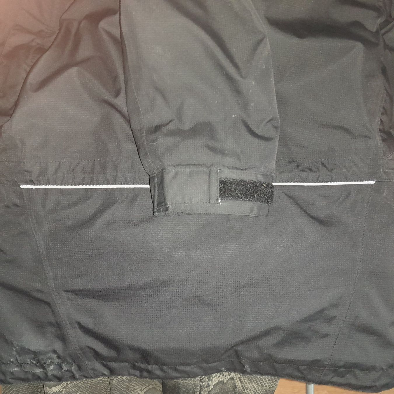 Giacche: Schwarze Übergangsjacke Grösse 36, Kapuze – Usato da Horgen venduto da Amanda30 7