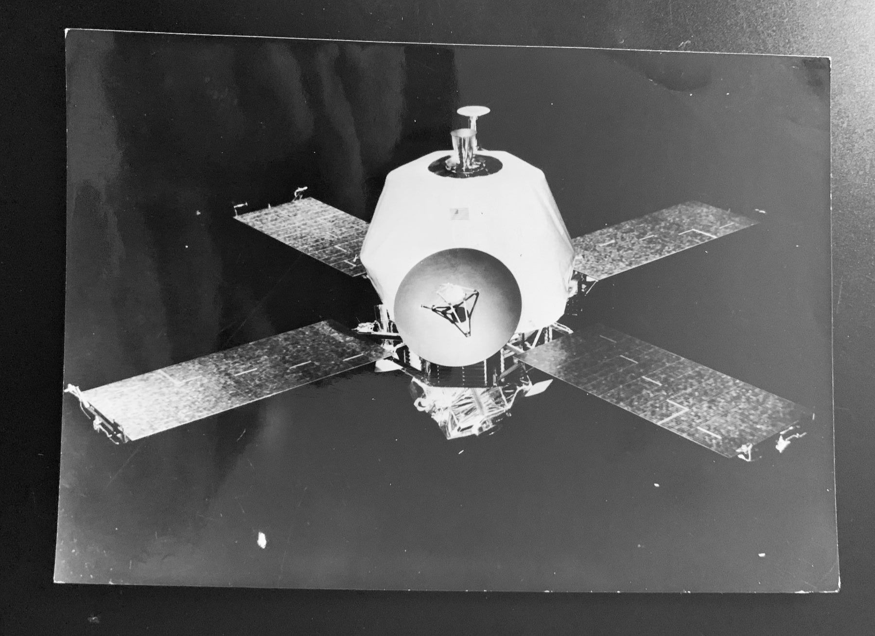 Poster & Bilder: Foto 1971 Satellit Mariner 9 – Gebraucht aus Bern von artzeller61