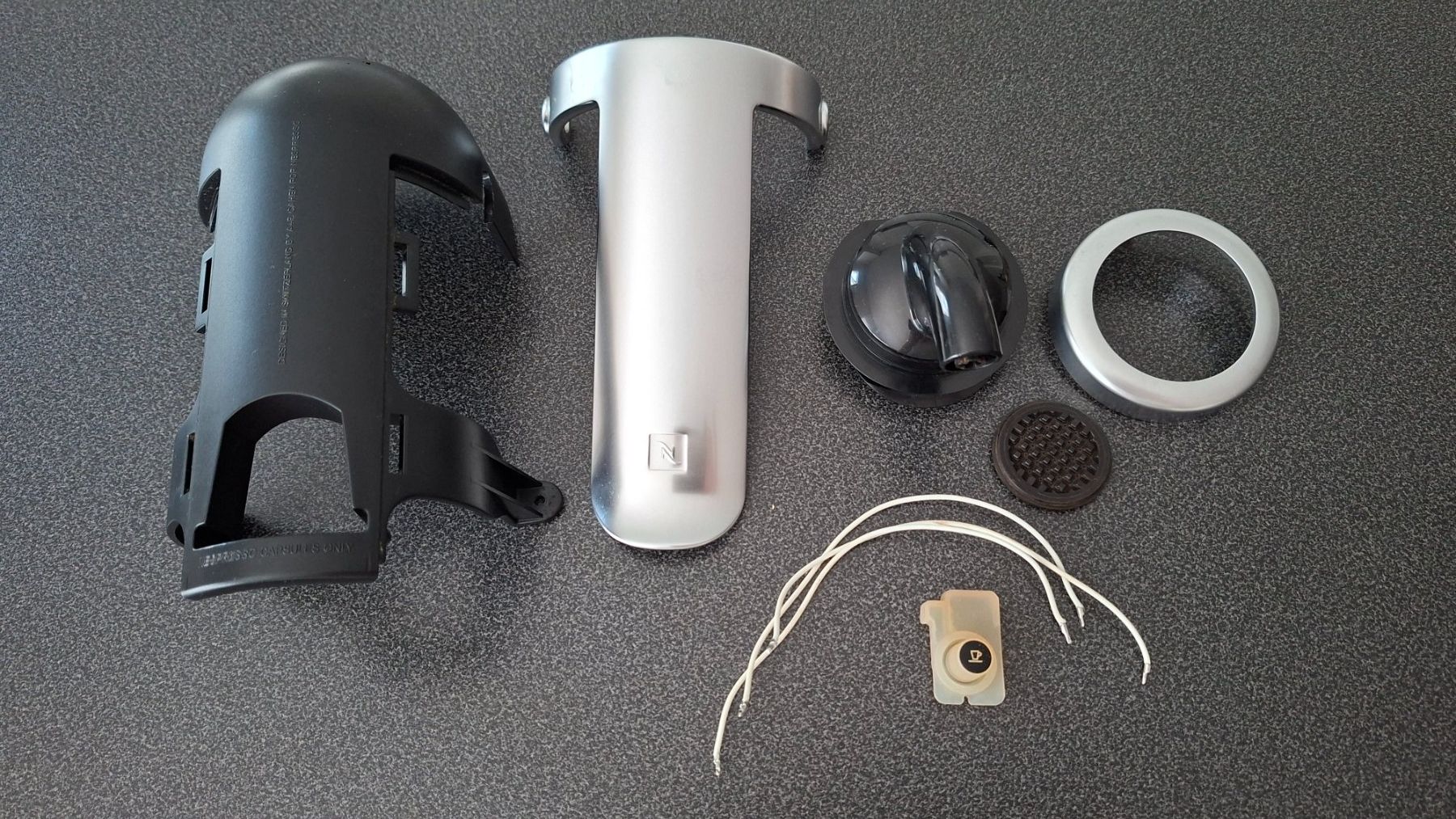 Nespresso Kaffeemaschinen & Espressomaschinen: Nespresso  Einzelteile von TX150 – Gebraucht aus Gattikon von jeansgli