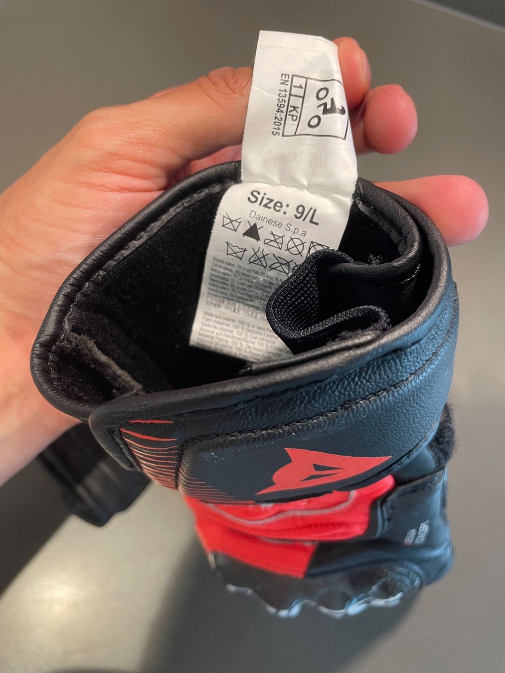 Dainese Sonstige Accessoires für Herren: Dainese Carbon 4 Long – Neu (gemäss Beschreibung) aus Hünenberg See von Leo_MS24 7