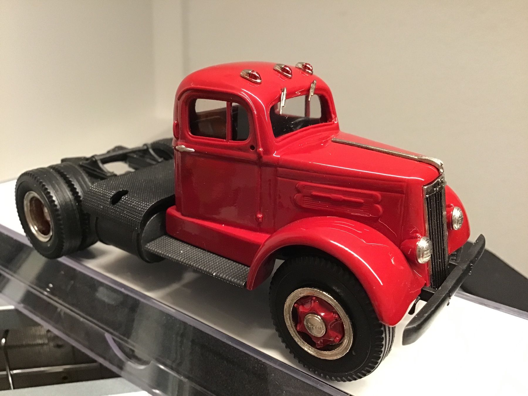 Volvo Modellini d'auto: U.S. Model Mint 1951 White Mustang, 1:43 rot! – Nuovo e nell'imballaggio originale da Männedorf venduto da Modellbau-wyss 1