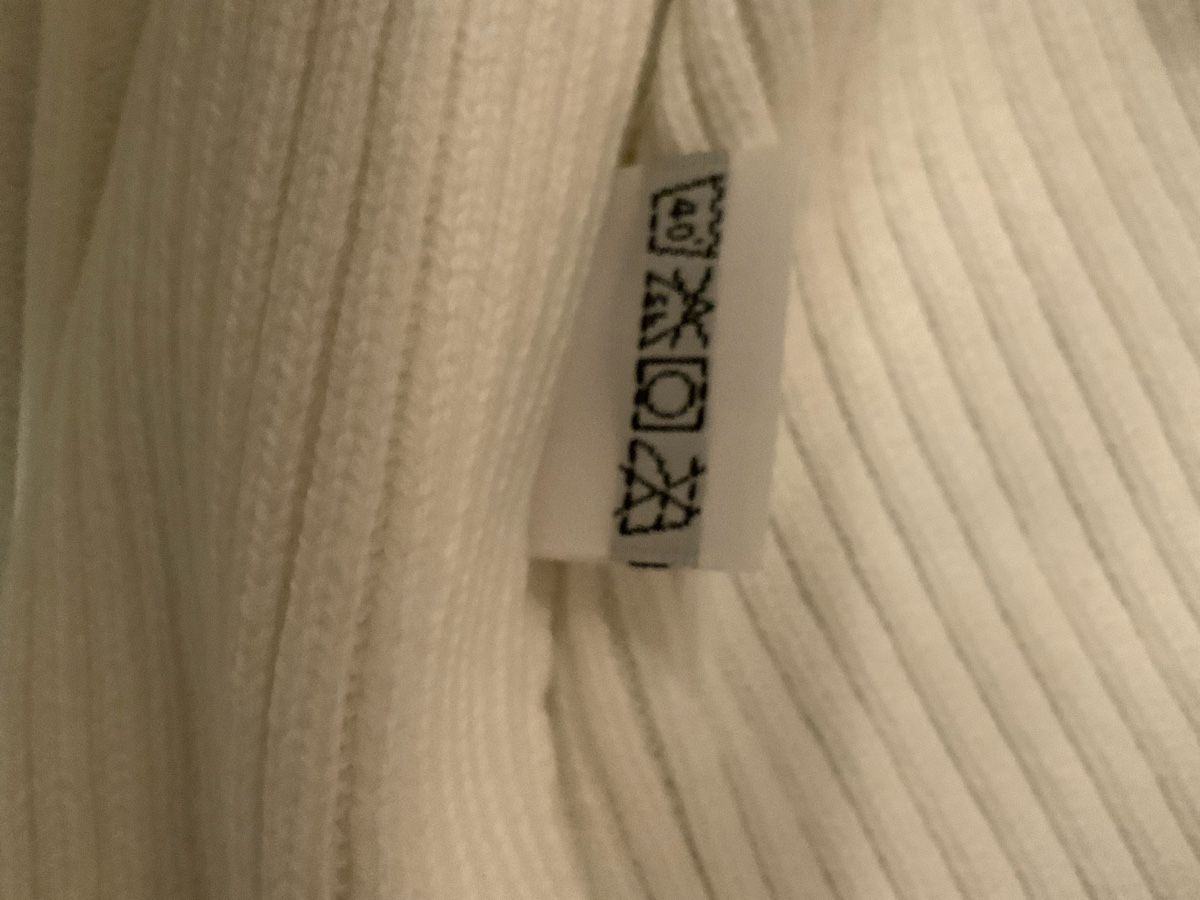Pullover & Sweatshirts: Pulli mit V-Ausschnitt 100% Baumwolle Grösse M (TA) – Gebraucht aus Wallisellen von AS.TZ. 2