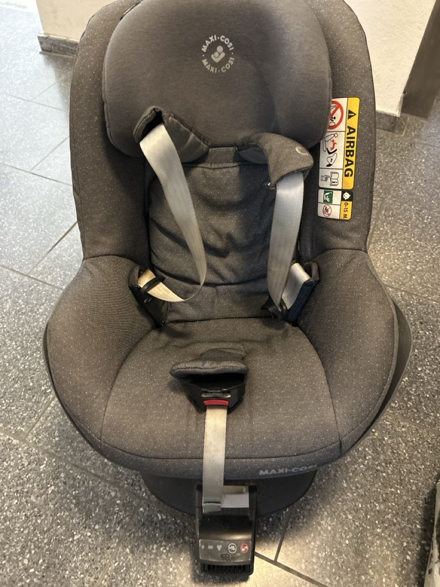 Maxi-Cosi Seggiolini per auto: Kindersitz Maxi-Cosi mit 2wayFix Basis gebraucht – Usato da Jona venduto da mtthsstbch 1