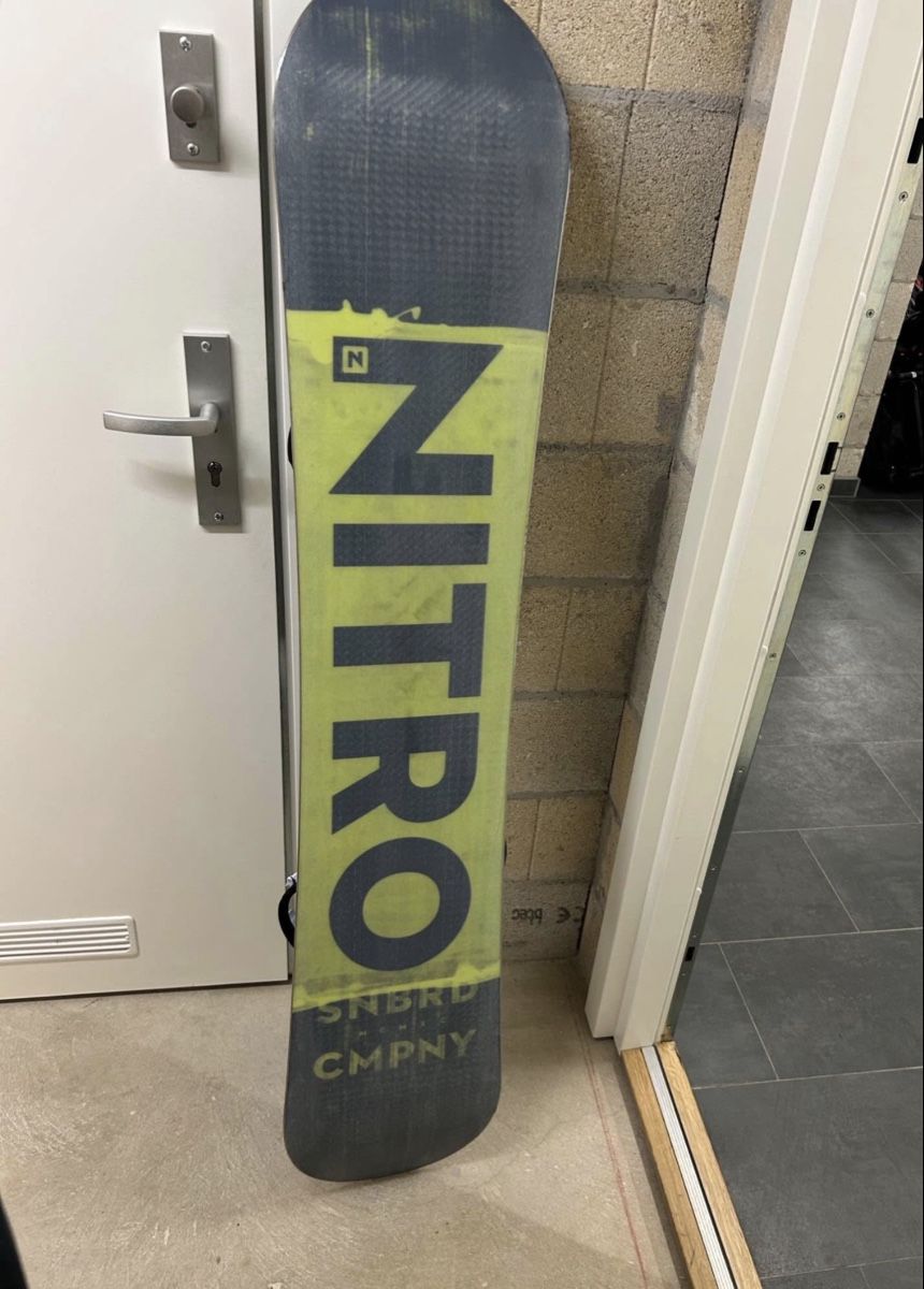 Snowboard Nitro Boards: Snowboard NITRO – D'occasion à Villars-le-Terroir par ale_c79d 1