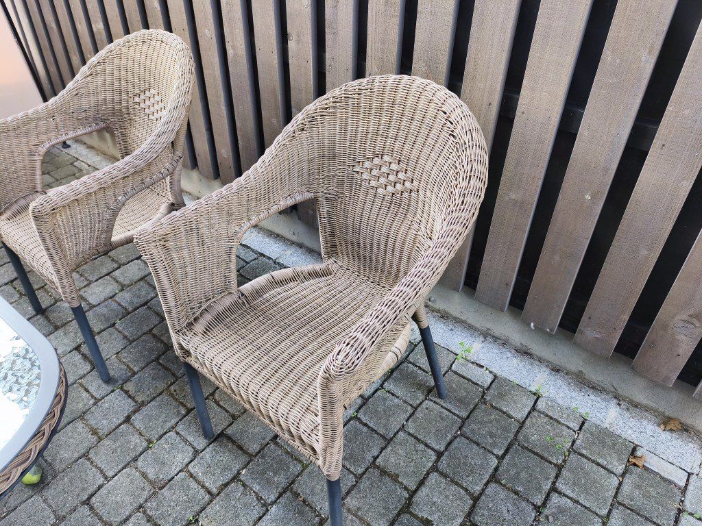 Tischset: Gartentisch Glas mit 4 Stühlen Polyrattan hellbraun – Gebraucht aus Hedingen von fis_6l6n 3