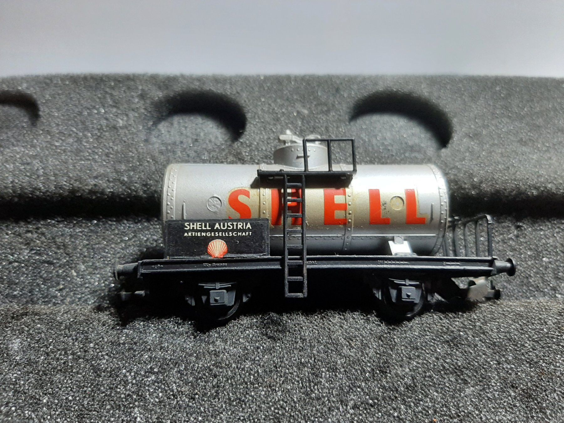 Kleinbahn Modelleisenbahnen: KLEINBAHN SHELL REF.11 – Gebraucht aus Avully von RIVALIS 1
