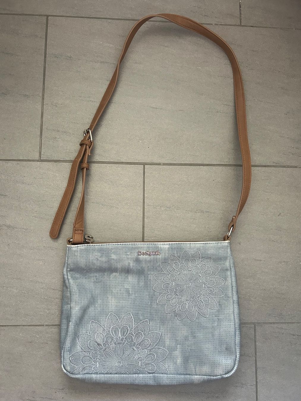 Desigual Taschen für Damen: Handtasche von Desigual Umhängetasche – Gebraucht aus Allschwil von meeresperle