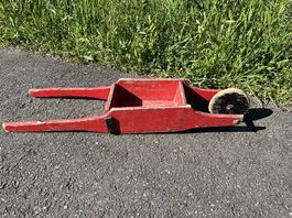 Schubkarre aus Holz