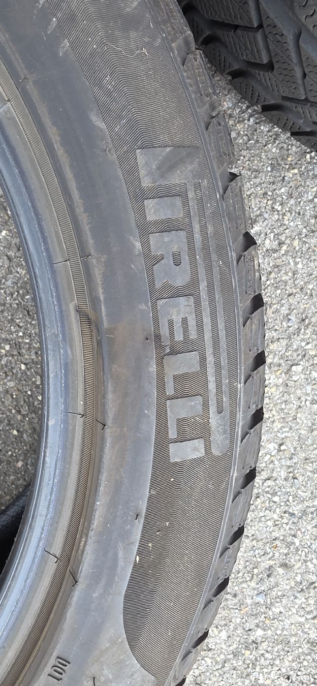 Pirelli Pneumatici & Ruote complete: Winterpneu 255/45/R19 M+S – Usato da herzogenbuchsee venduto da jamma01 4