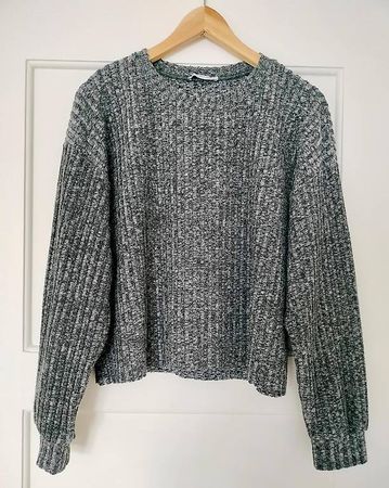 schwarz / grauer Pullover