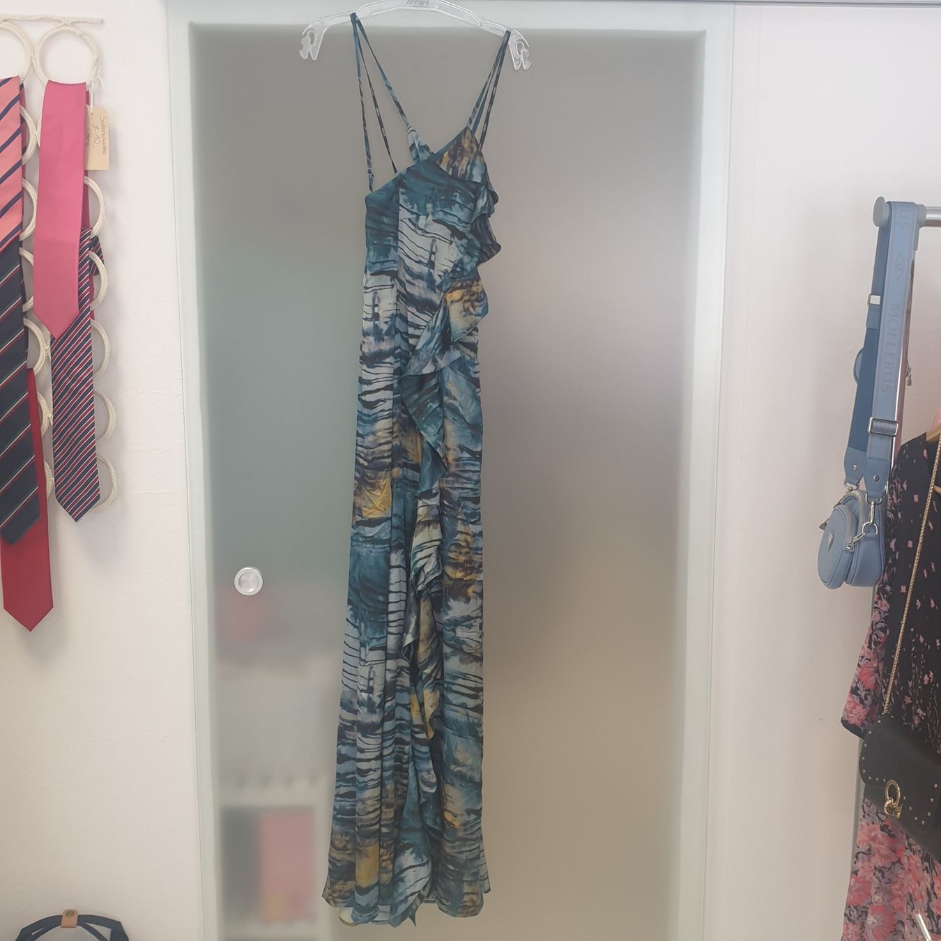 Guess Robes: Sommerkleid Guess – Neuf (Voir description) à Zofingen par siana.m