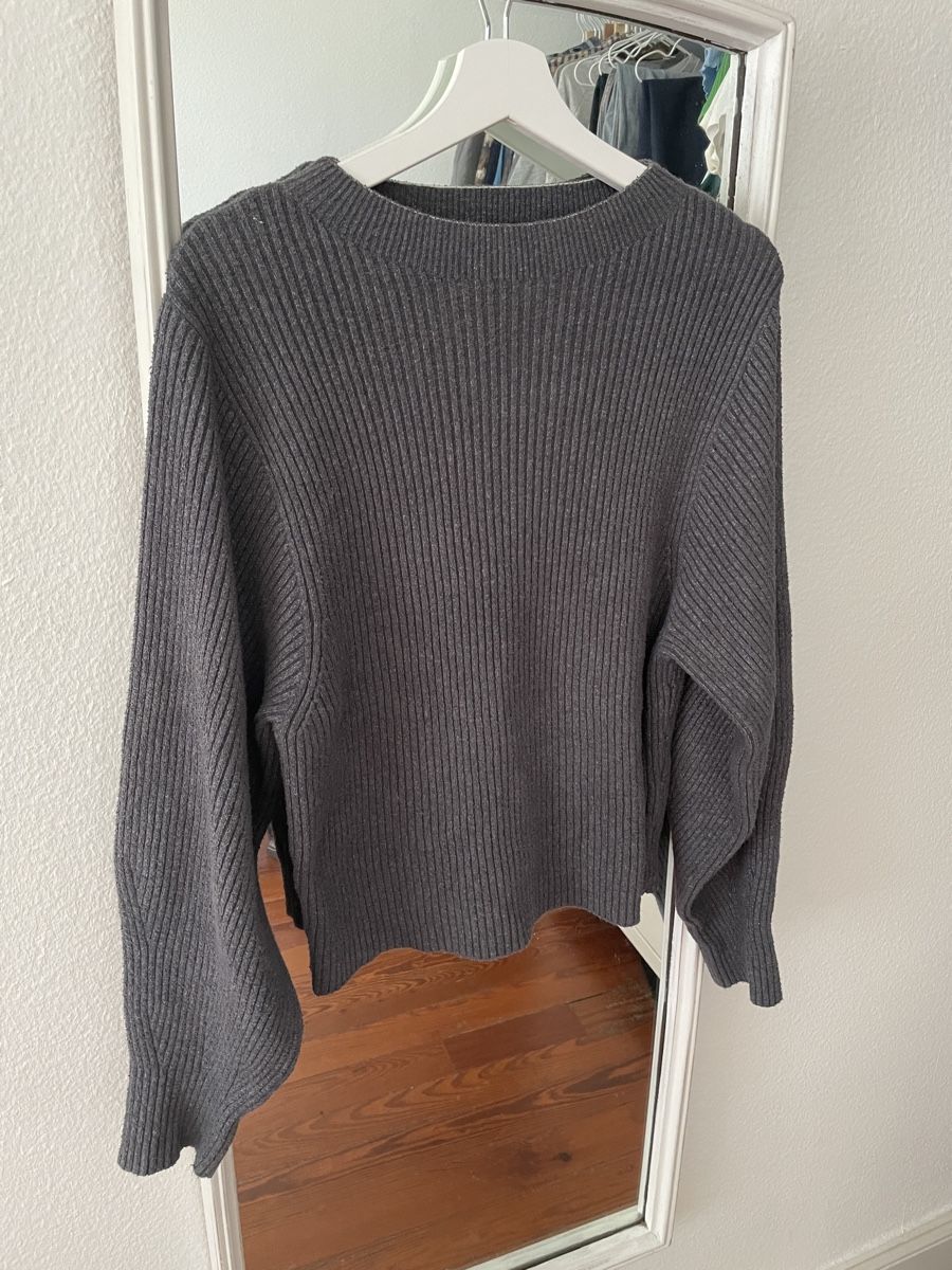Cos Pulls & Sweat-shirts: Grau/blauer Pullover – D'occasion à Bern par Corinn_na