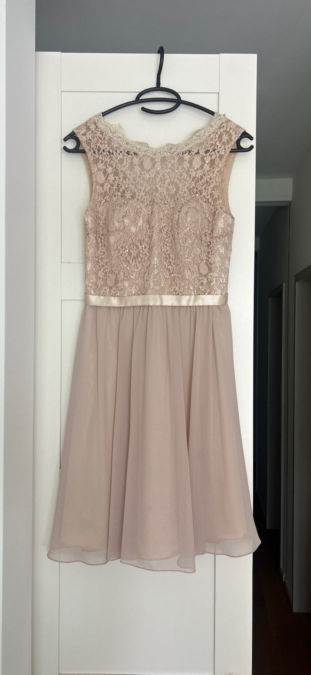 Kleider: Kleid beige/rosé Gr. 34 – Gebraucht aus Baden von jas_xrz5