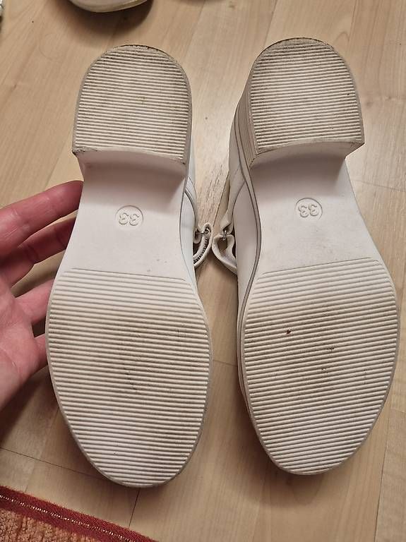 Schuhe für Mädchen: Mädchen Schuhe Grösse 33 – Gebraucht aus Langenthal von hab_zw5p 1