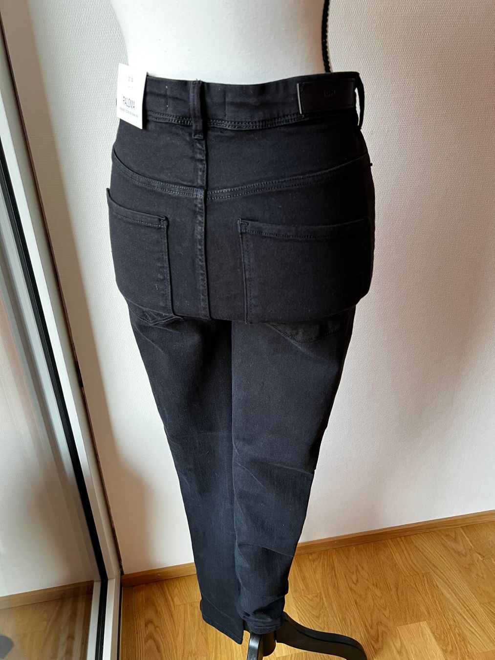 Jeans: Neues Jeans 27/32 – Neuf avec emballage d'origine à Riehen par edu_92w7 1