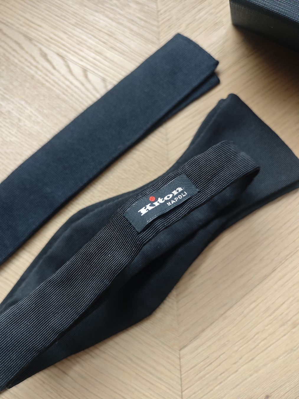 Kiton Camicie: KITON & THOM BROWNE Fliegen – Usato da Erlenbach ZH venduto da nlh 1