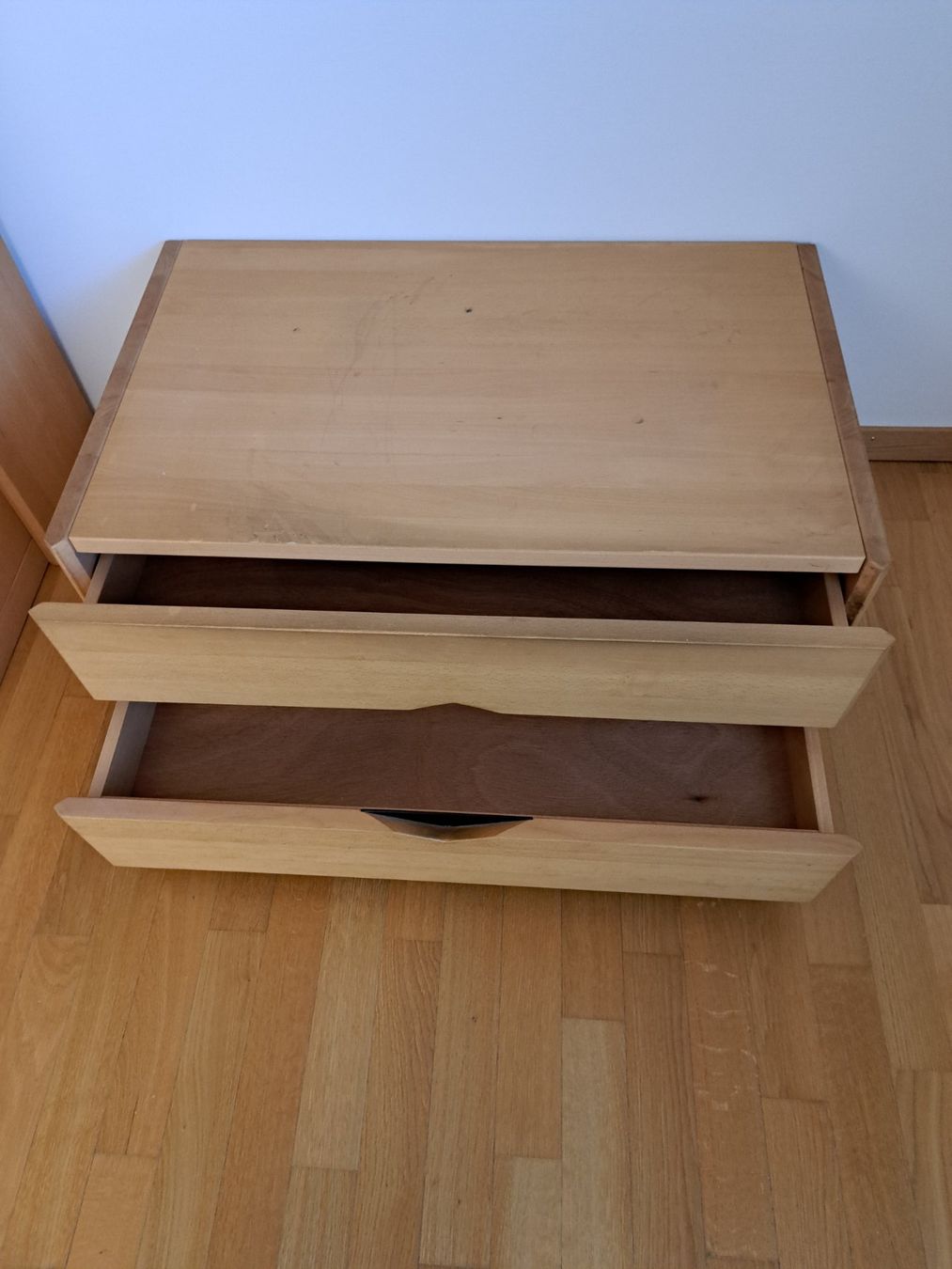Regale: Vitrine Regal TV Möbel massiv Buche – Gebraucht aus Vordemwald von  4