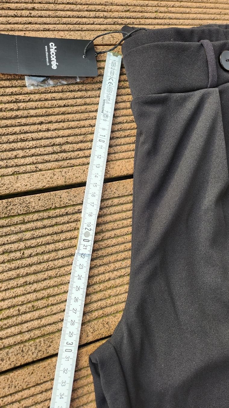 Pantaloni: Pantalon noir Chicorée, taille M, NEUF – Nuovo e nell'imballaggio originale da Agiez venduto da chouchanelle 5