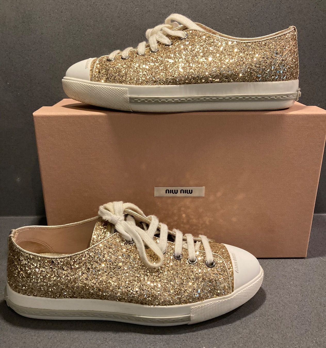 Miu Miu Scarpe da donna: Miu Miu Prada sneaker N.36 GOLD GLITTER – Usato da Paradiso venduto da Kayakara 5
