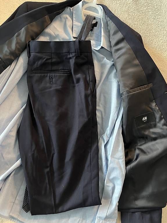 Completi: H&M Anzug Grösse M – Usato da Niederhasli venduto da Scharindli 1