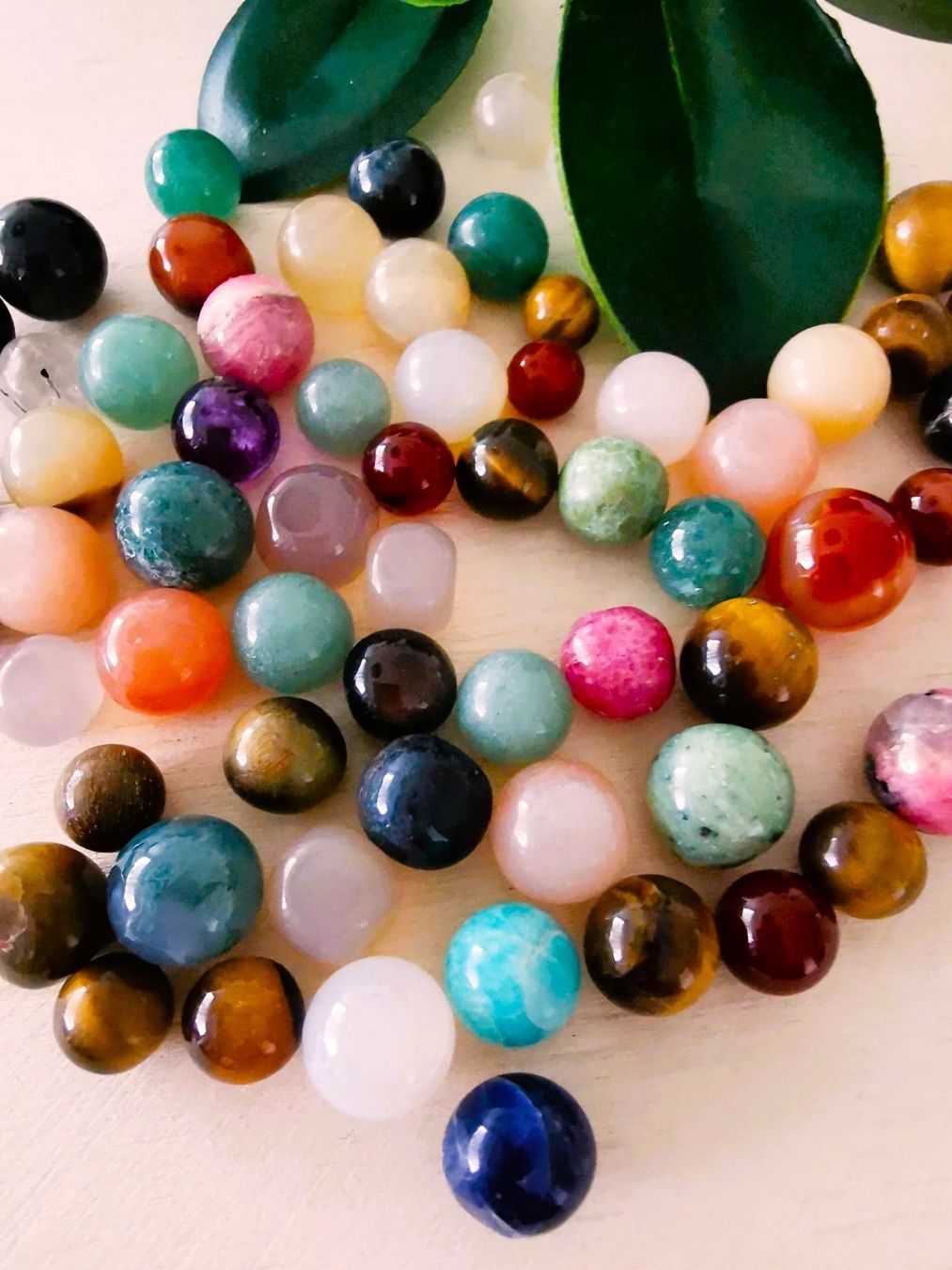 Edelsteine: 100 St. bunt gemischt, echte Schmuckstein Kugeln u. Quader – Neu und originalverpackt aus Dierikon von Buntspecht-10 2