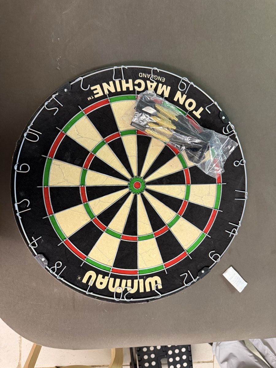 Jeux de fléchettes: Fléchettes Winmau – D'occasion à Chambrelien par urb_ngr5 1